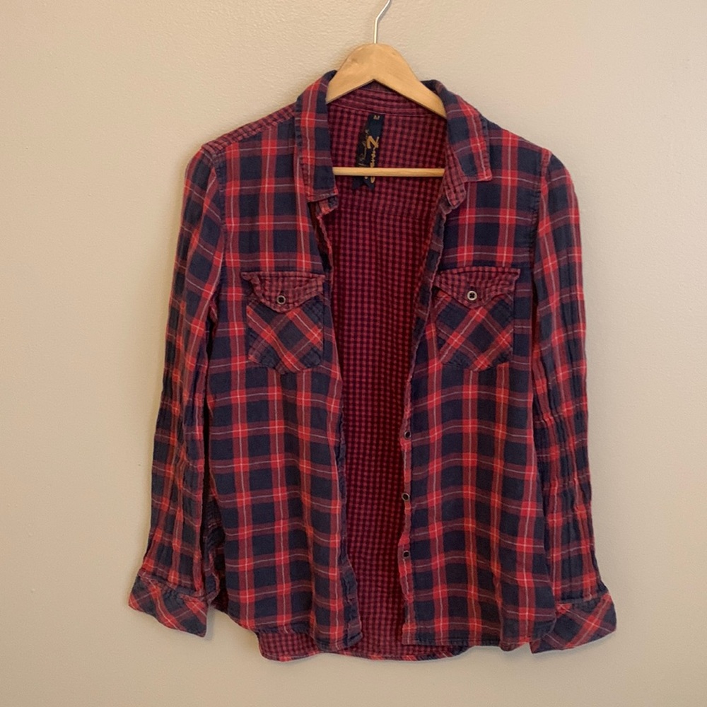 Plad button up